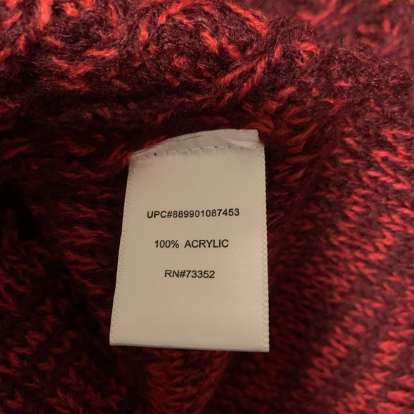 Slenderizing long sleeve boat neck sweater. It's Our Time brand. Small, Burgundy - Picture 9 of 9